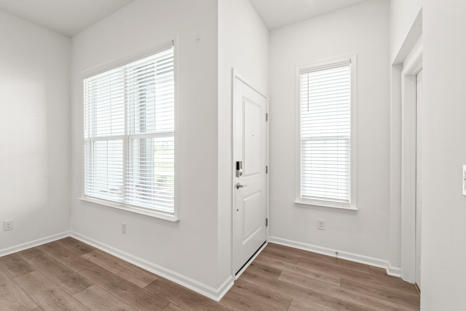 (Coming Soon) 4 Bedroom Townhome in Harrisburg! – photo 5