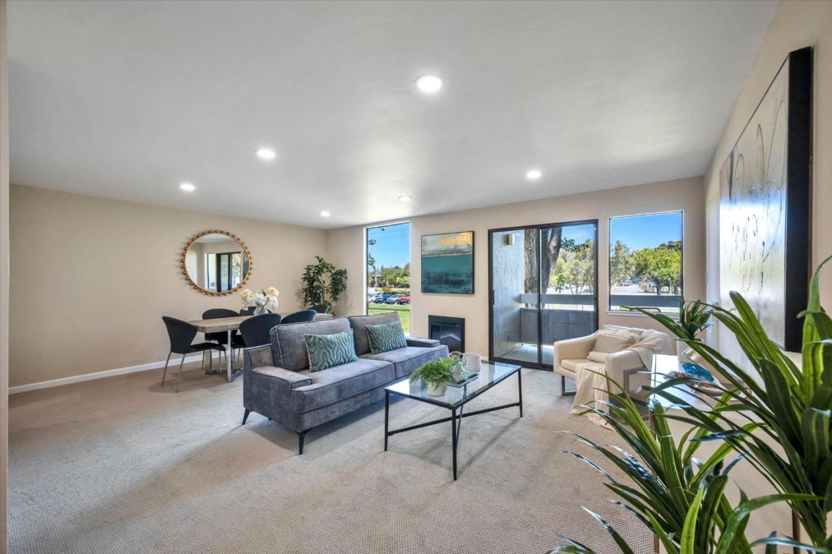 Premier Marina Point 2 Bedroom Condo With Private Deck – photo 2