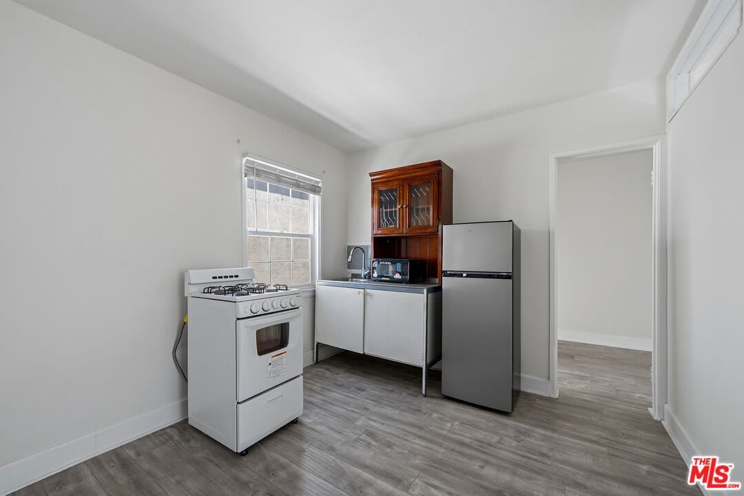 1238 S Beverly Glen Blvd – photo 5