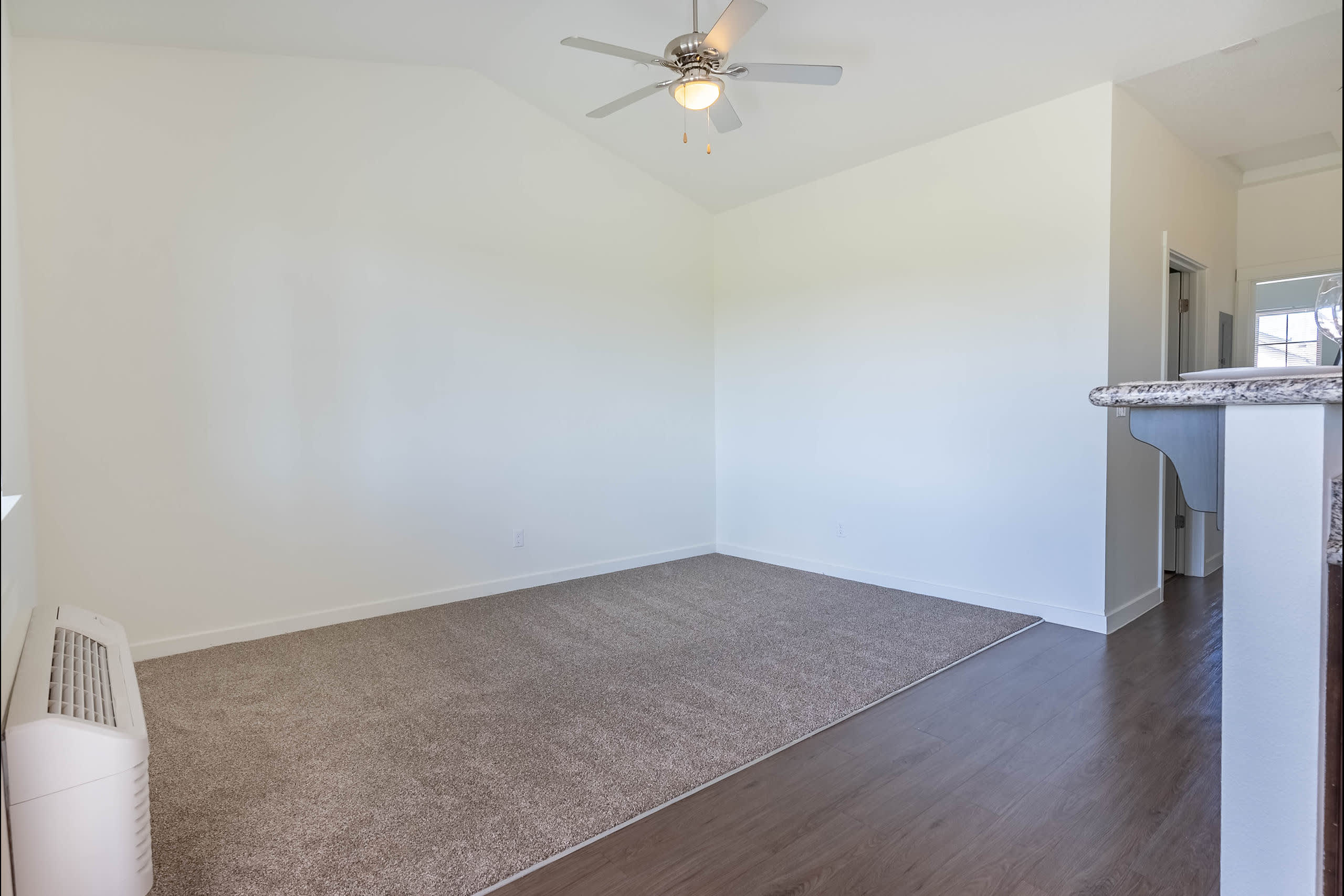 Riverplace Apartments – photo 2