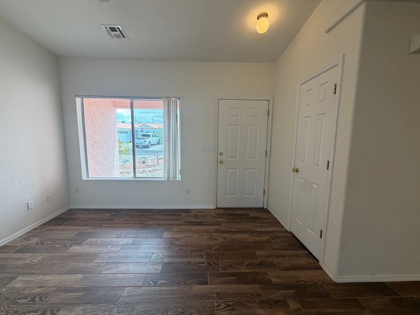 2 bedrooms 2 baths in Mesquite Creek with Community Pool and Spa – photo 5