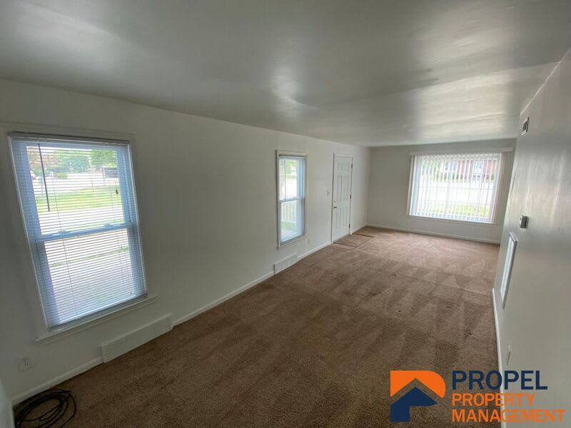 8141 Macomb St – photo 2