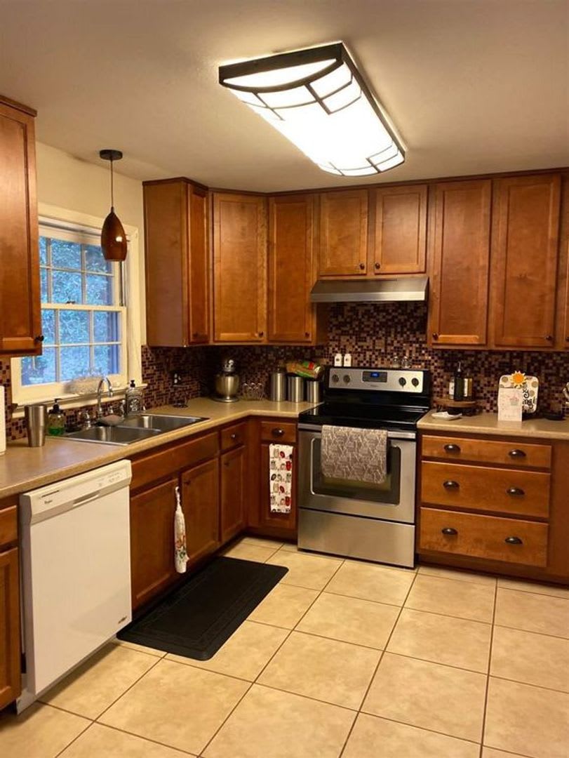 3155 Lakeshore Drive – photo 3