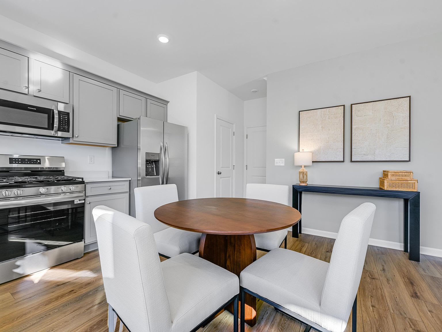 5062 Highwood Dr – photo 4