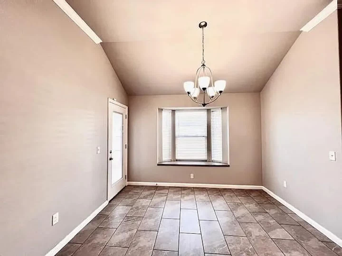 Spacious Norman Rental – photo 5