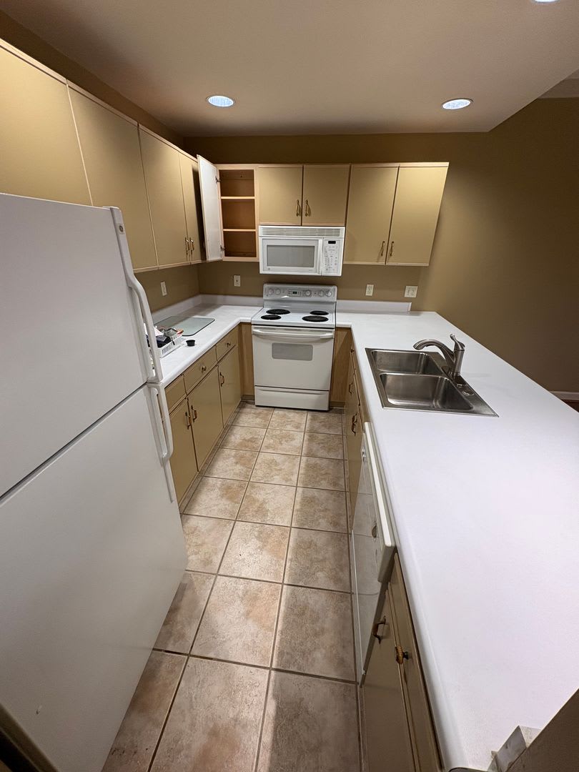 4949 Wornall Rd APT 403 – photo 3
