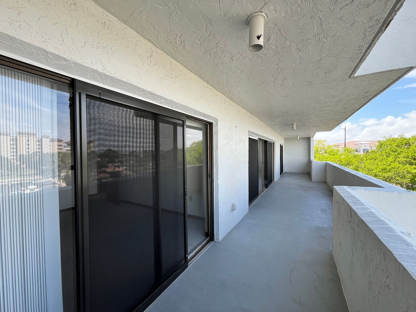 3/2 CONDO ON THE RIVER – photo 5