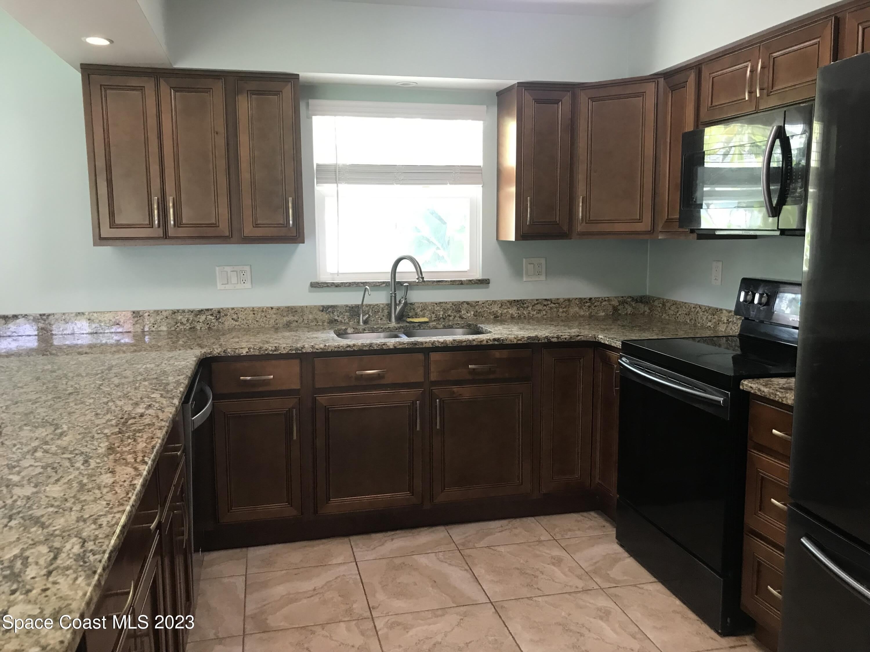 136 Atlantic Drive – photo 4