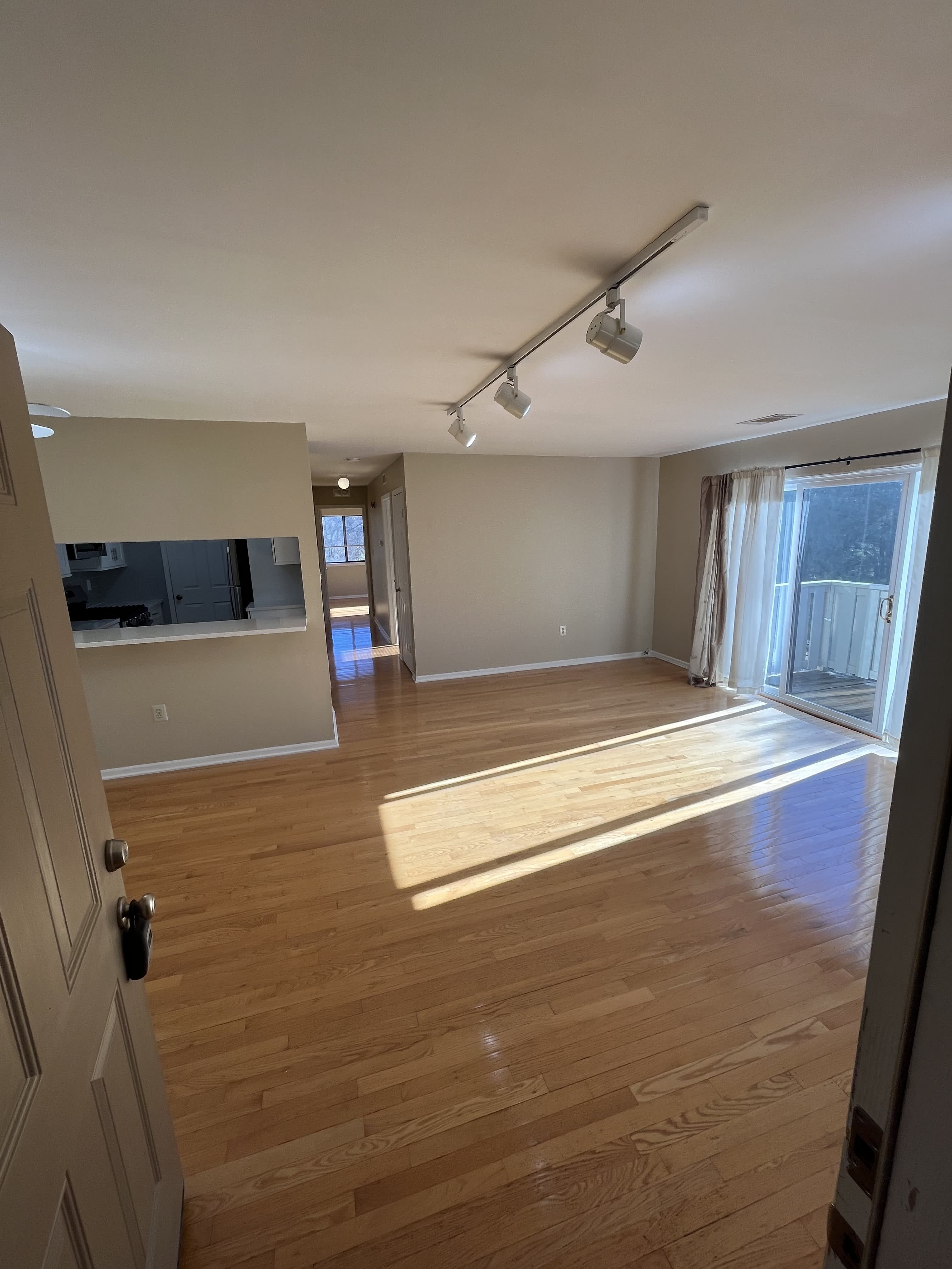 216 Hickory Court – photo 3