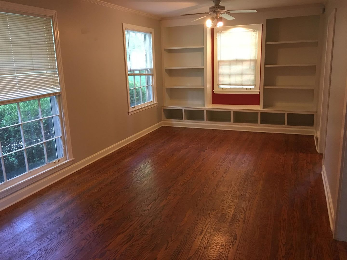 Charming 3 Bedroom 2 Bathroom Home In The Heart Of West Nashville – photo 2