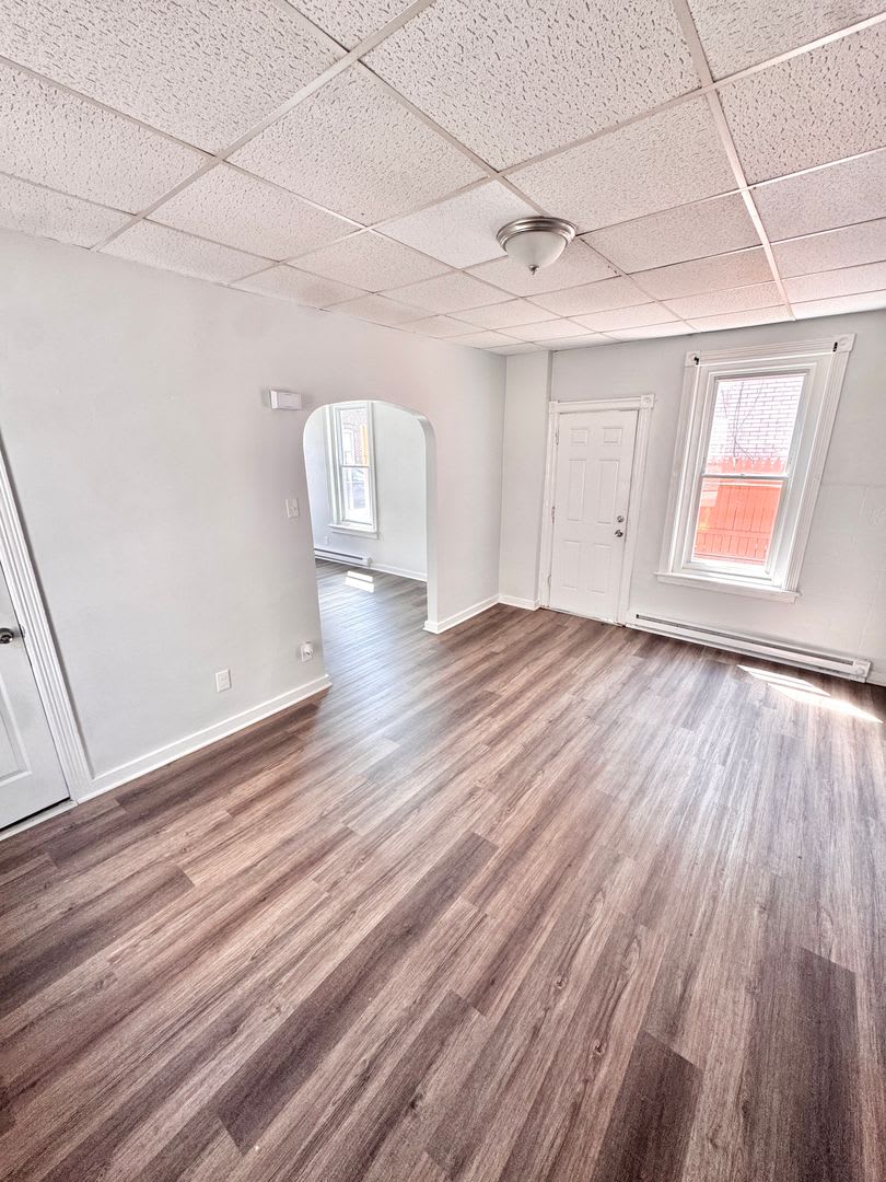 CLEAN & LARGE THREE/FOUR BEDROOM Home – photo 5