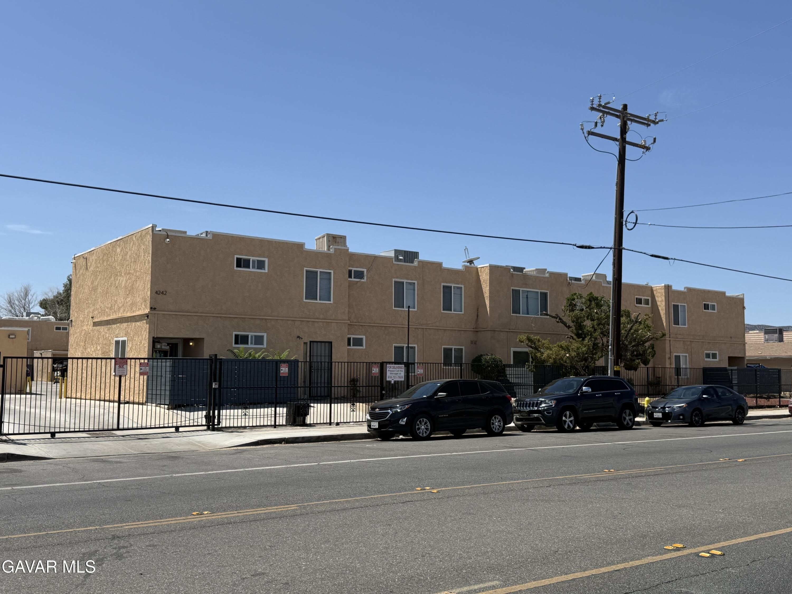 4242 W Avenue L – photo 1