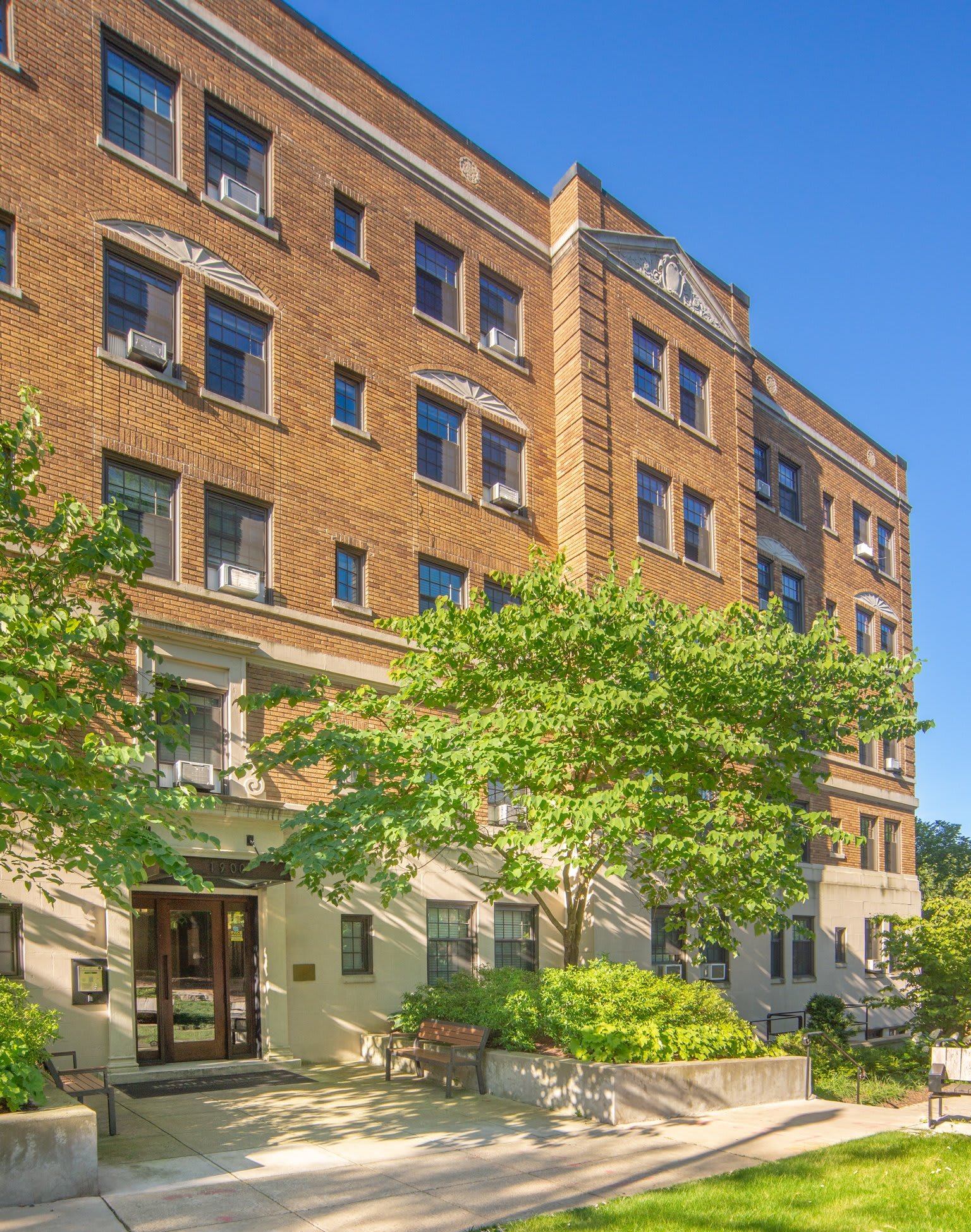 1900 Lamont – photo 5