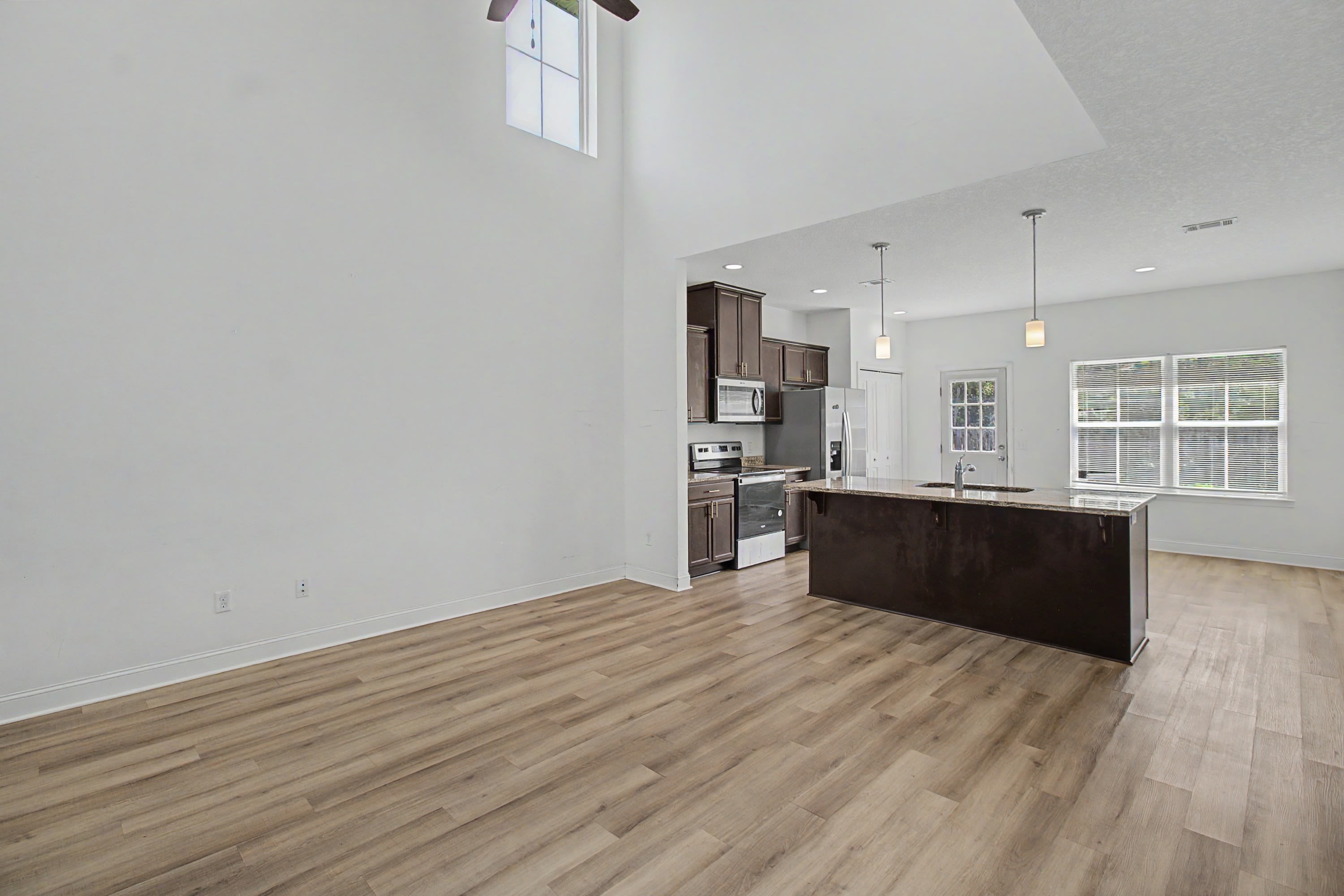 881 Grayson Avenue – photo 3