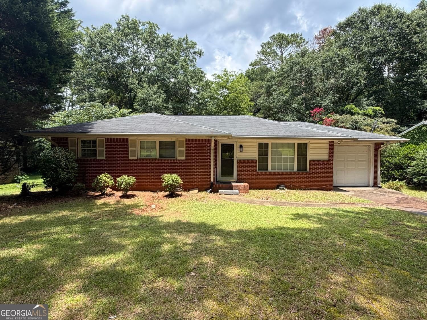 2726 Hollywood Drive – photo 1