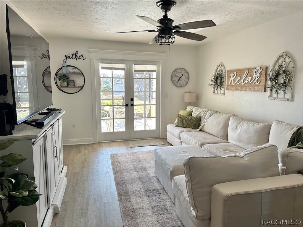 636 E Gilchrist Court – photo 4