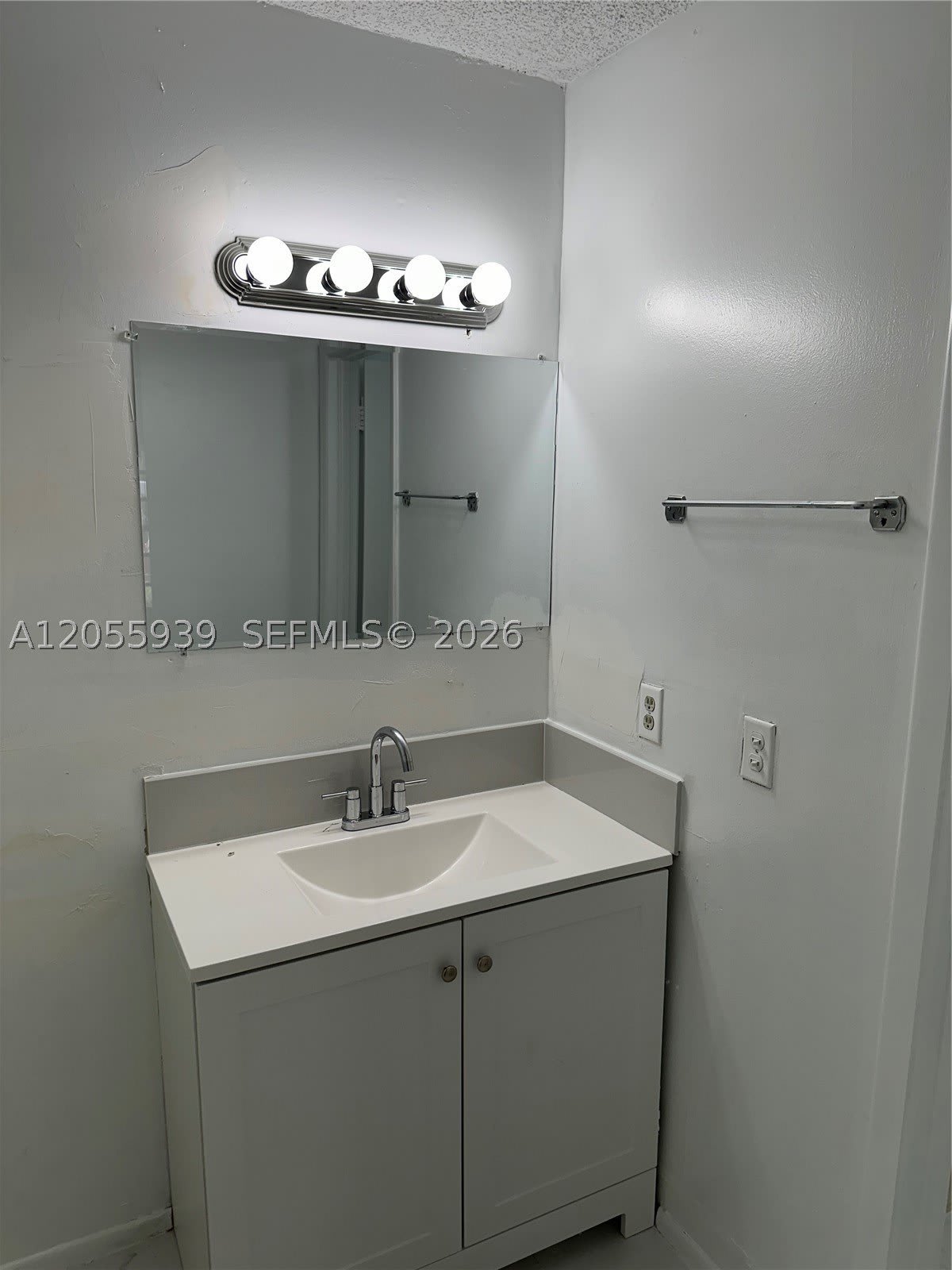 9270 Fontainebleau Blvd – photo 4