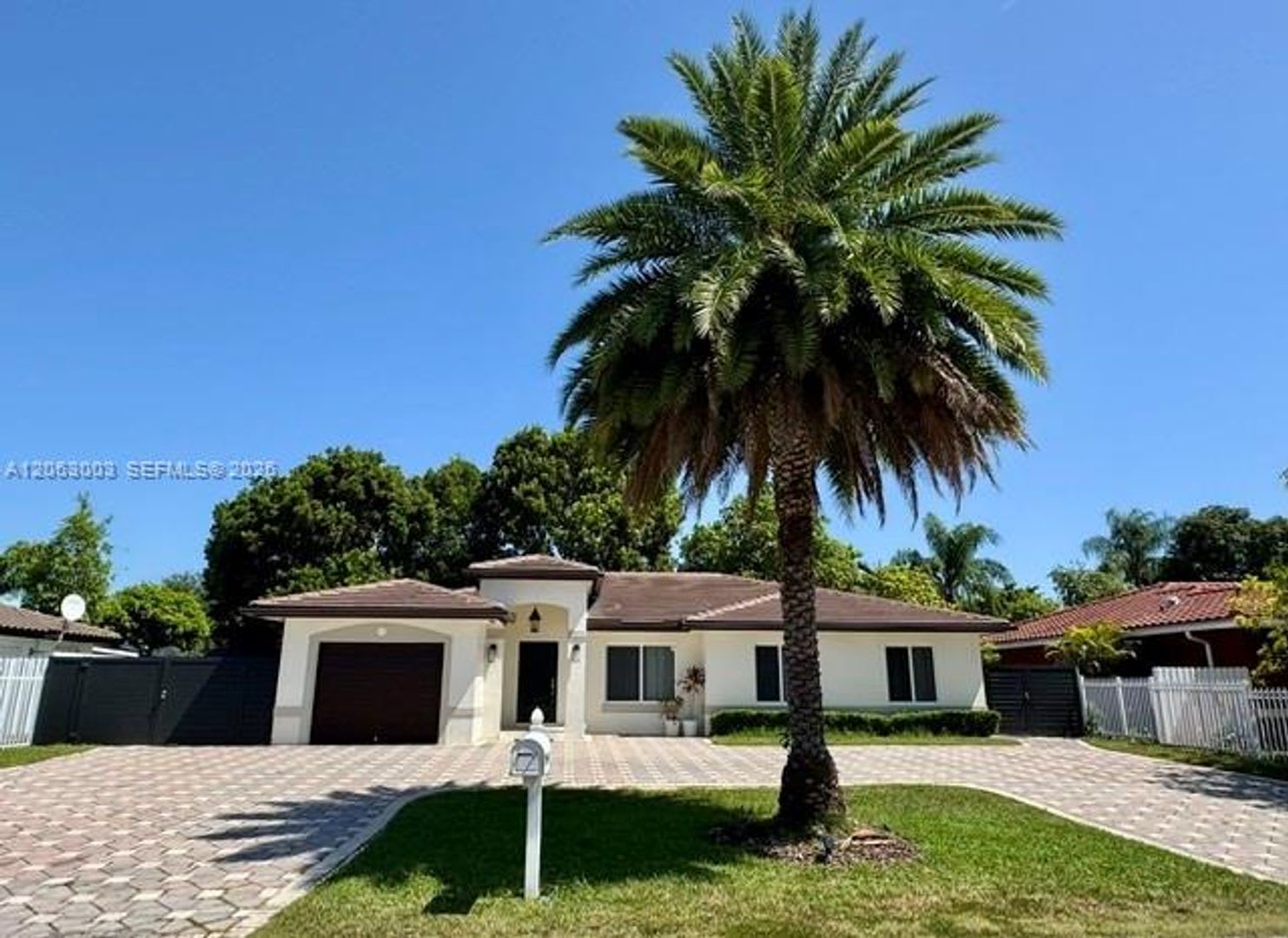 9845 Nw 25Th Ter 9845 Doral Fl 33172 – photo 2