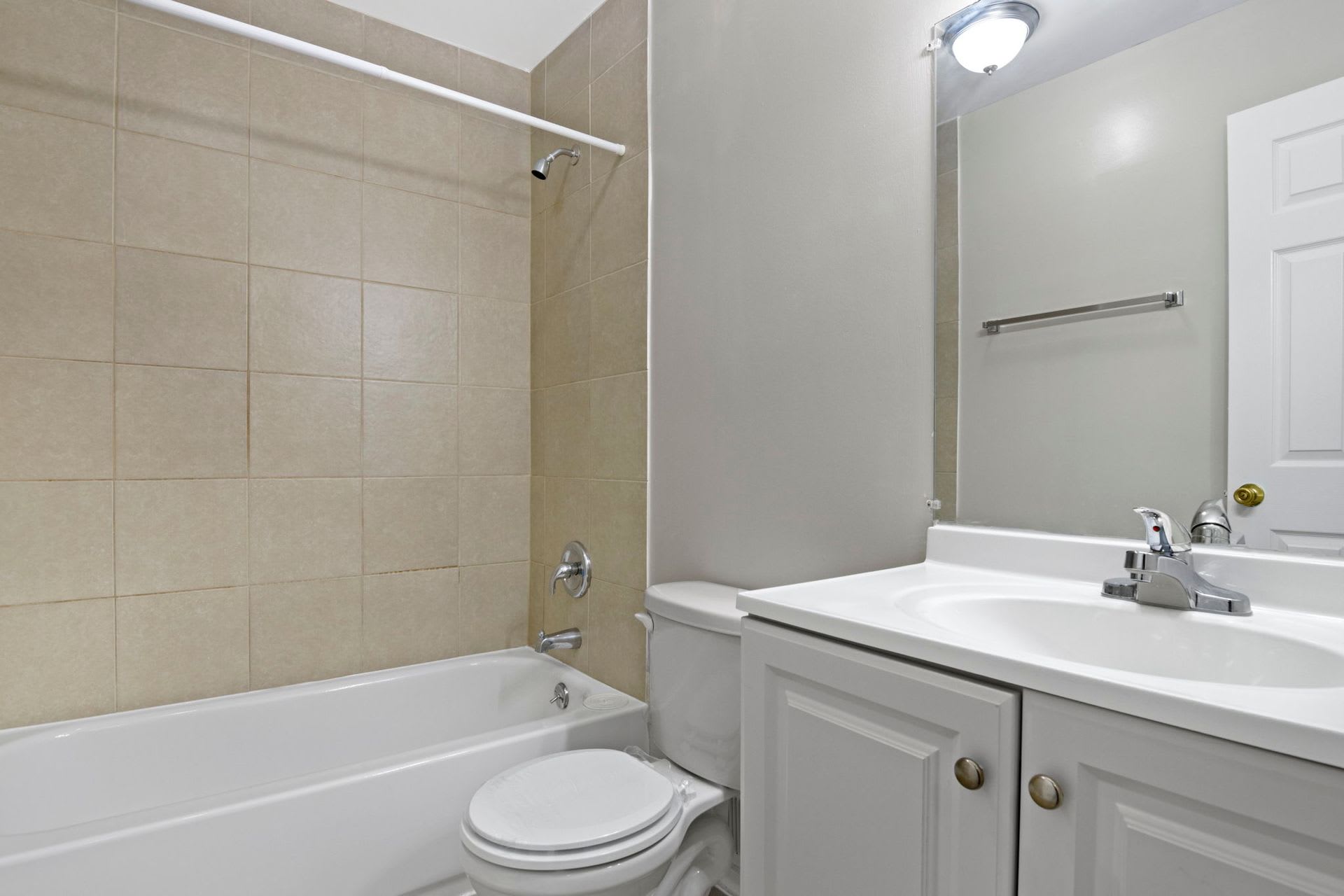 The Riverside Apartment Homes – photo 3