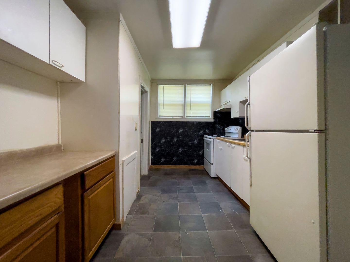 For Rent 912 S Penn St Cozy 3 Bedroom Home With A Fenced In Yard Detached Garage Washer Dryer Hookups Section 8 Approved – photo 1