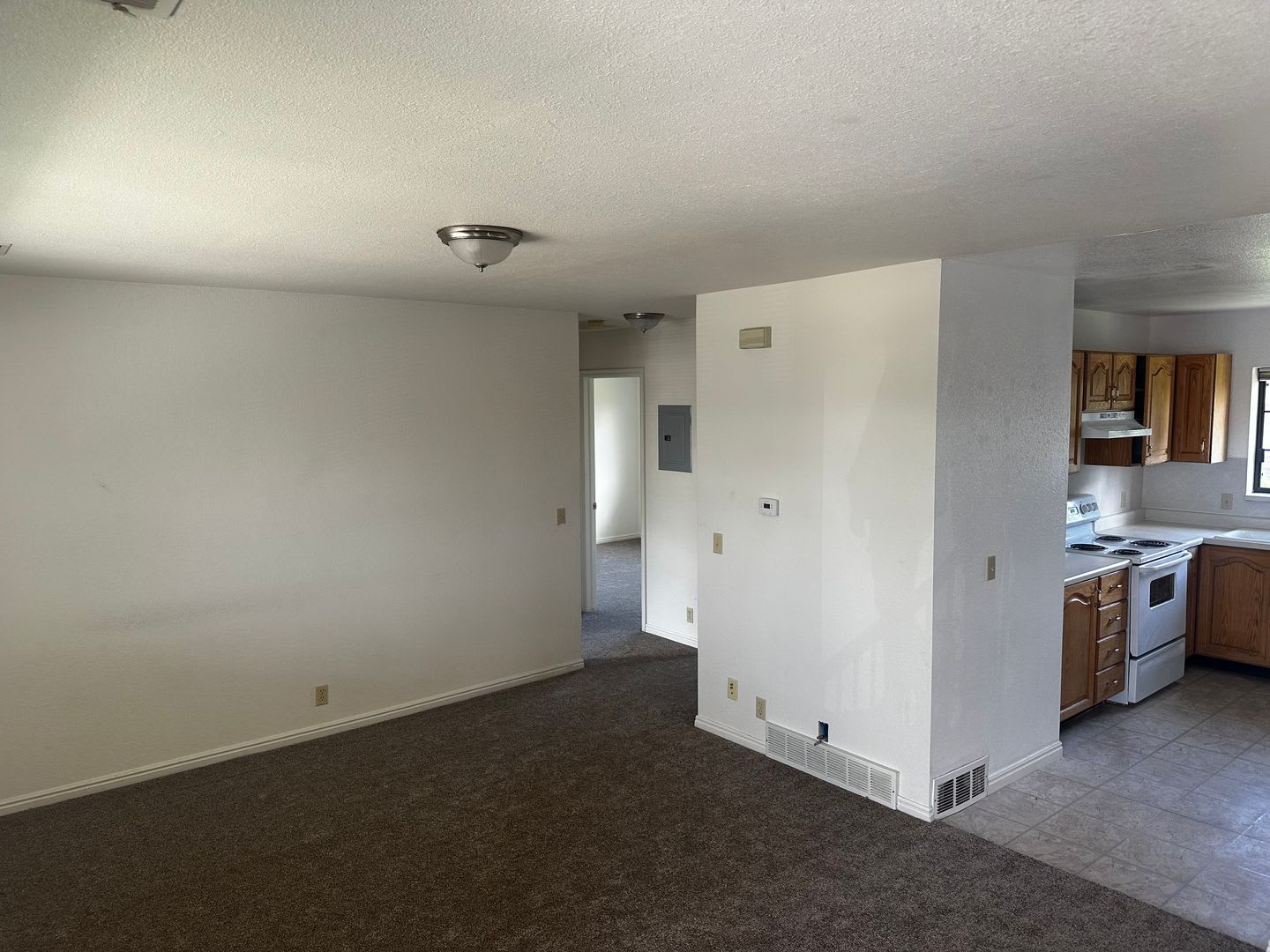 Pet Friendly, 2 bedroom apartment available in North Orem – photo 4