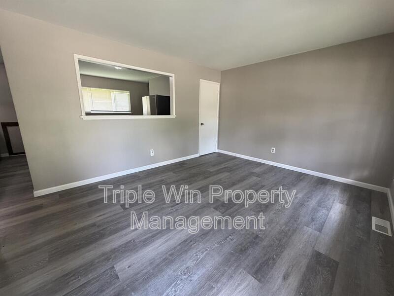 7250 HOWDERSHELL RD – photo 4
