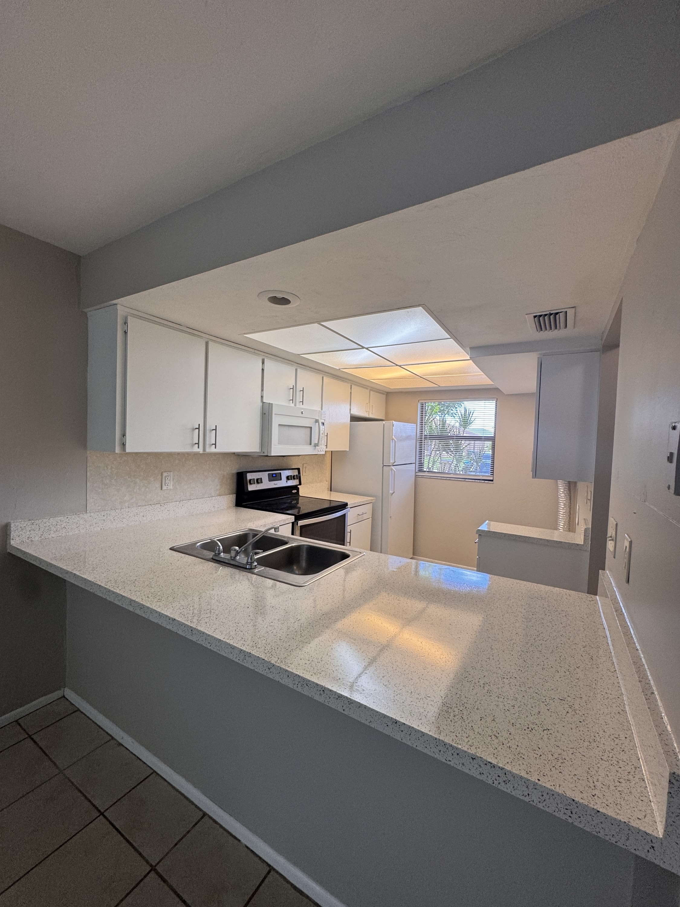 4111 SW 7th Pl – photo 2