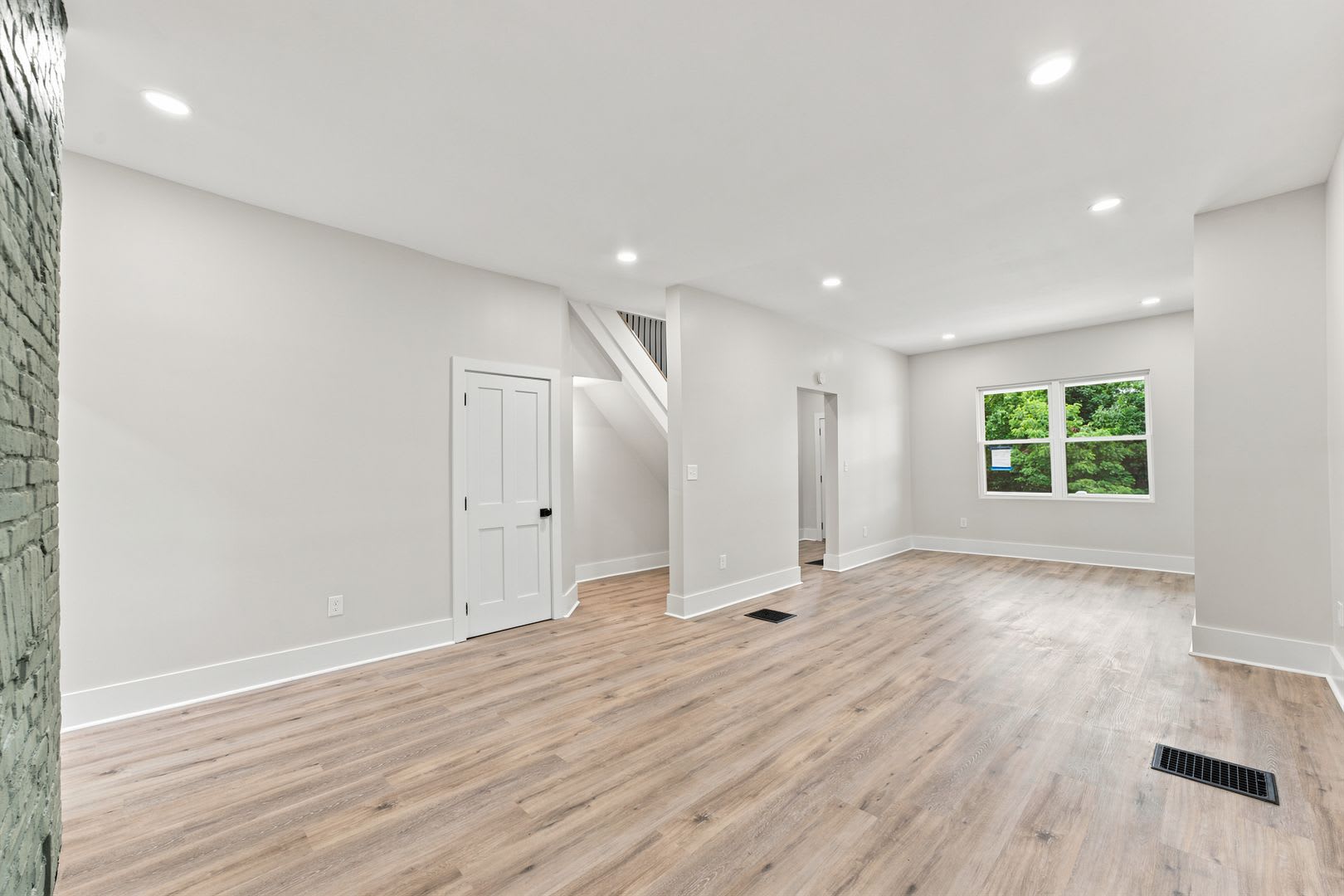 Gorgeous Remodeled 4 Bed 2 Bath Home In Garfield W Signing Incentives Available Now – photo 5