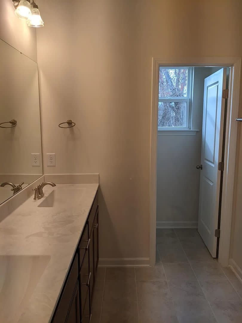 Room in 4 Bedroom Home at Diamond Dove Ln – photo 4