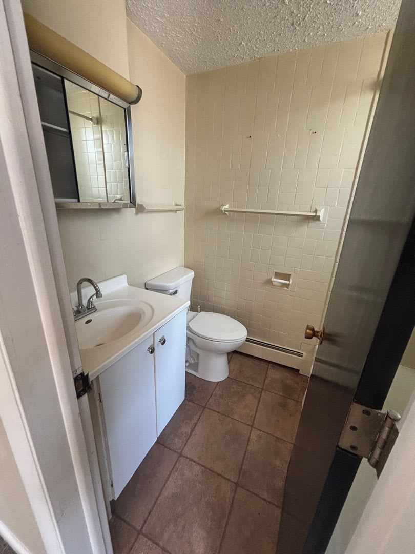 524 S Grand Ave East – photo 4