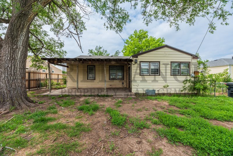 2732 North Grove Street – photo 2