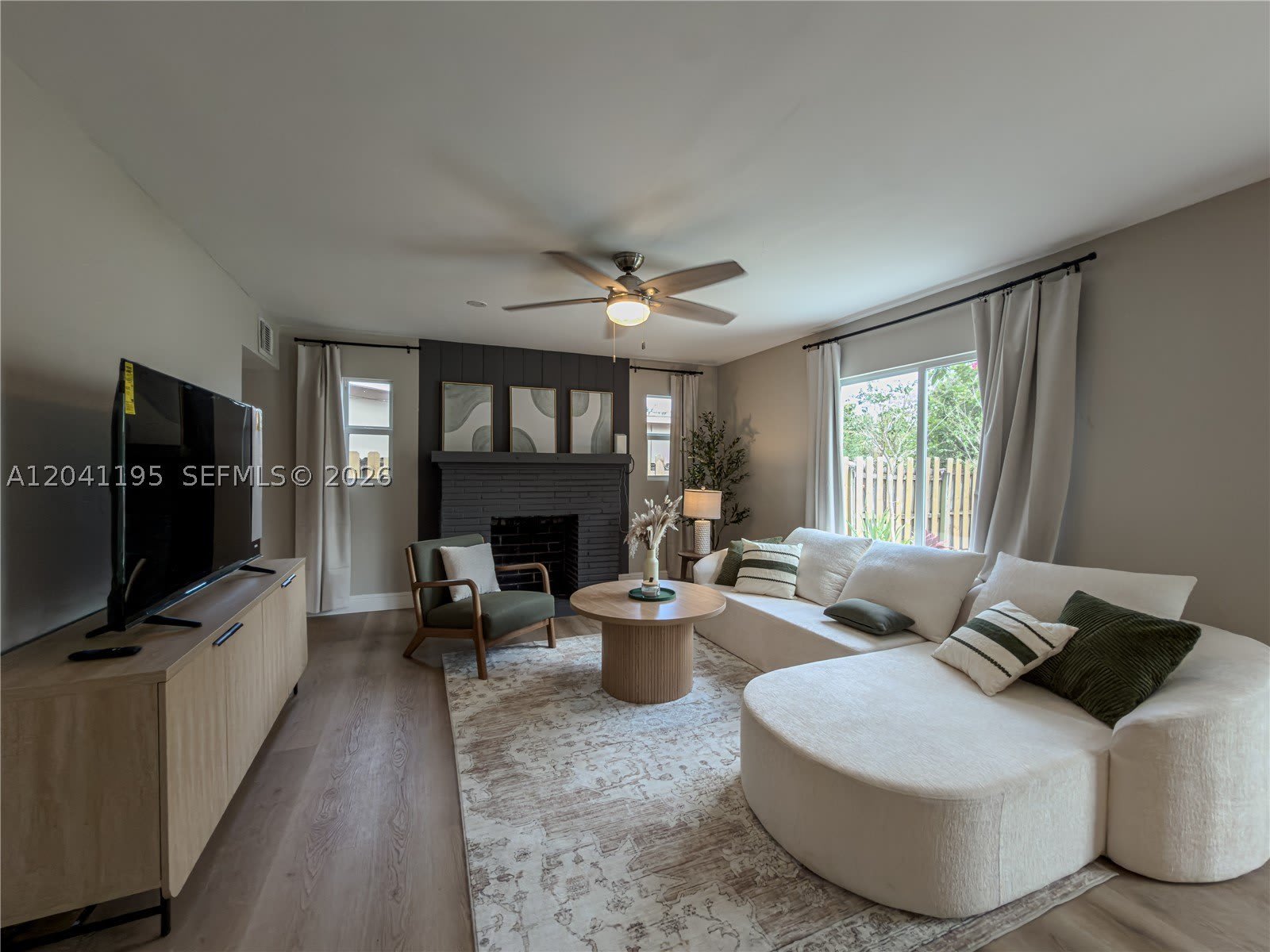 1813 SW 10th St – photo 1