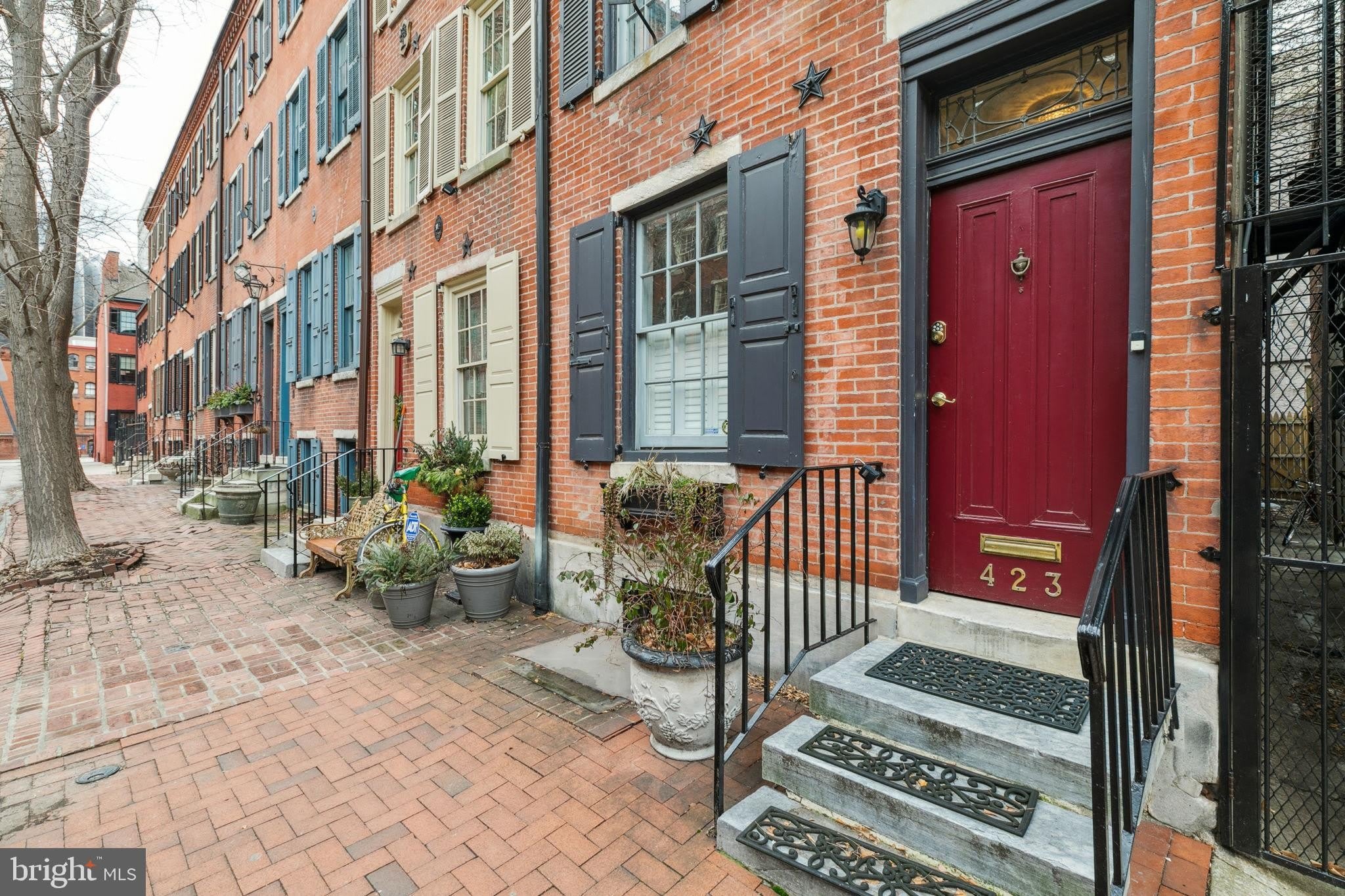 423 S CARLISLE Street – photo 1