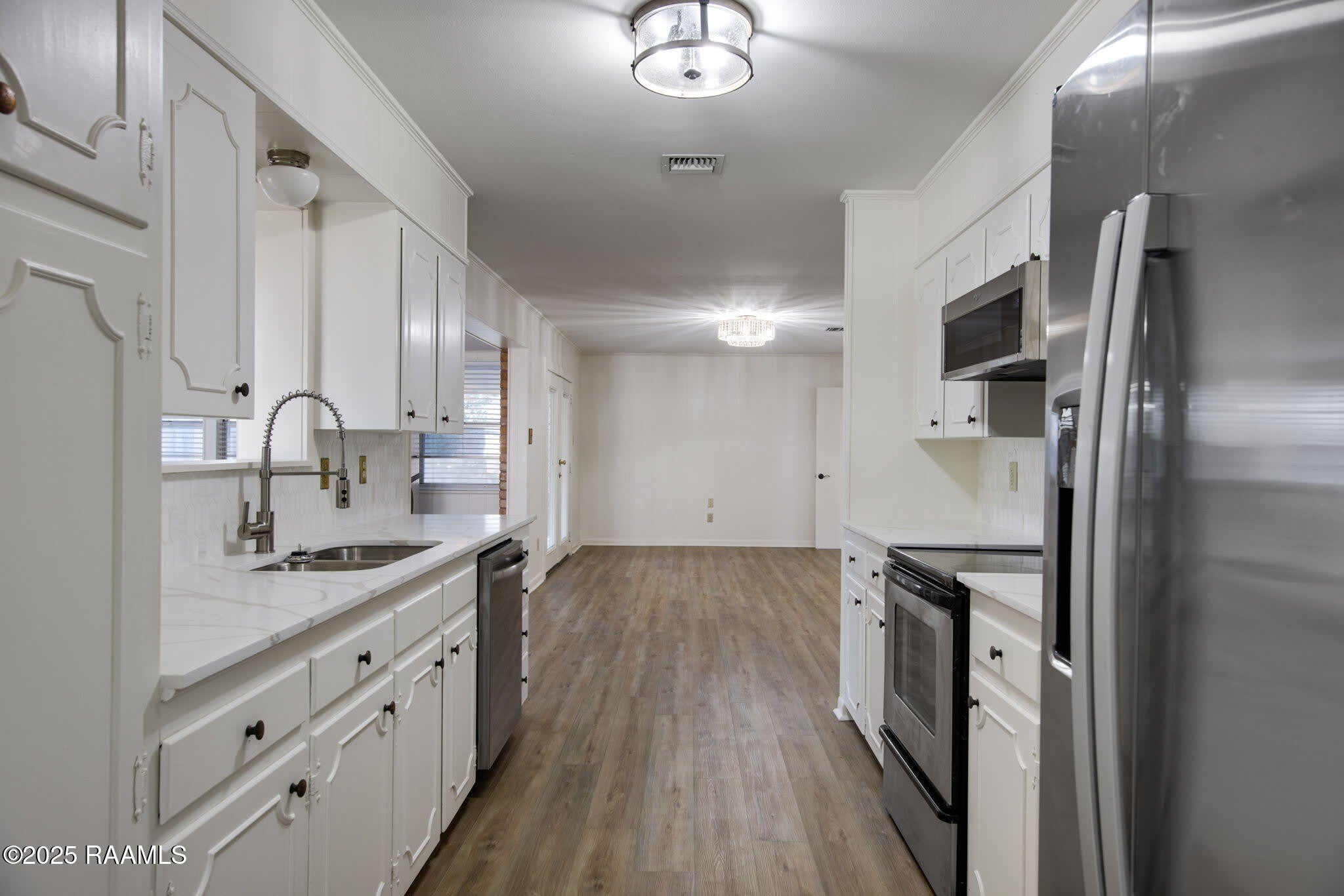 421 Kim Drive – photo 5