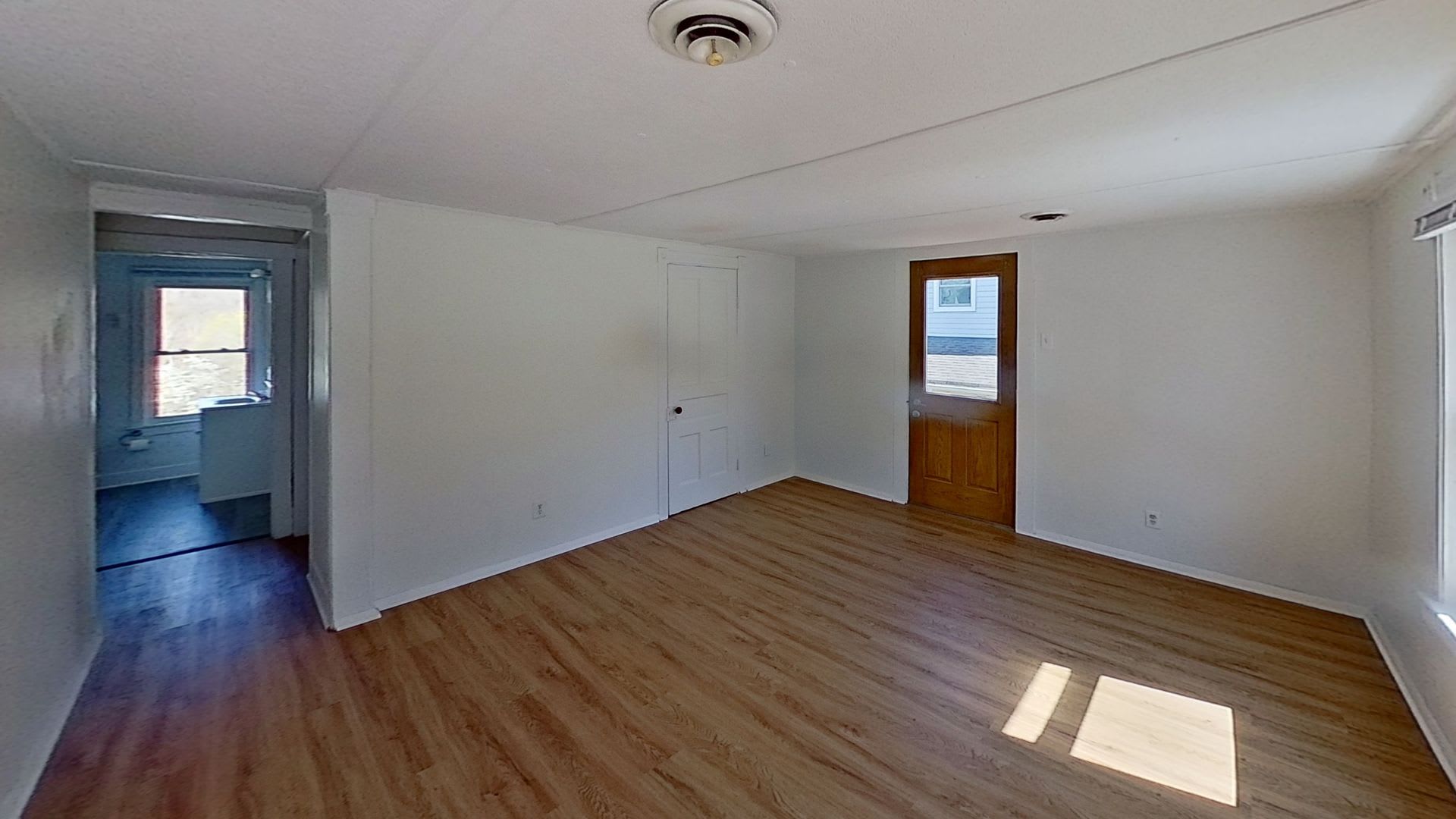 Spacious 2 Bedroom Apartment – photo 4