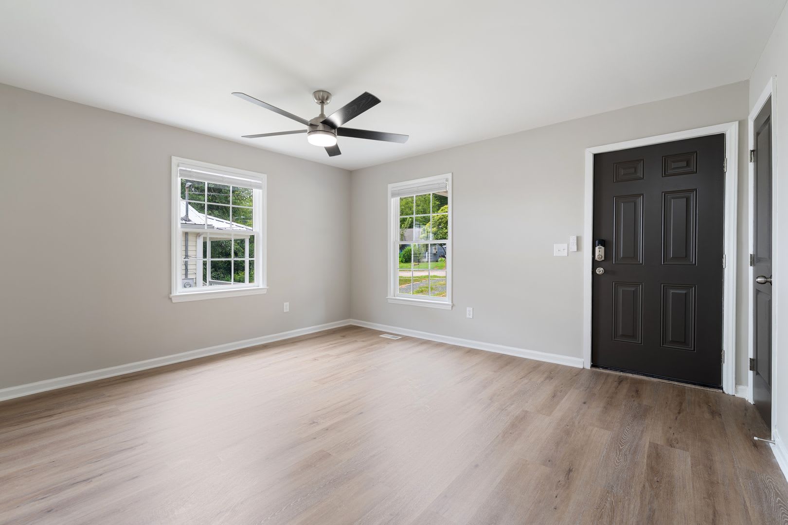 3 Bed 2 Bath Home In Prime Durham Location Early August Available – photo 3