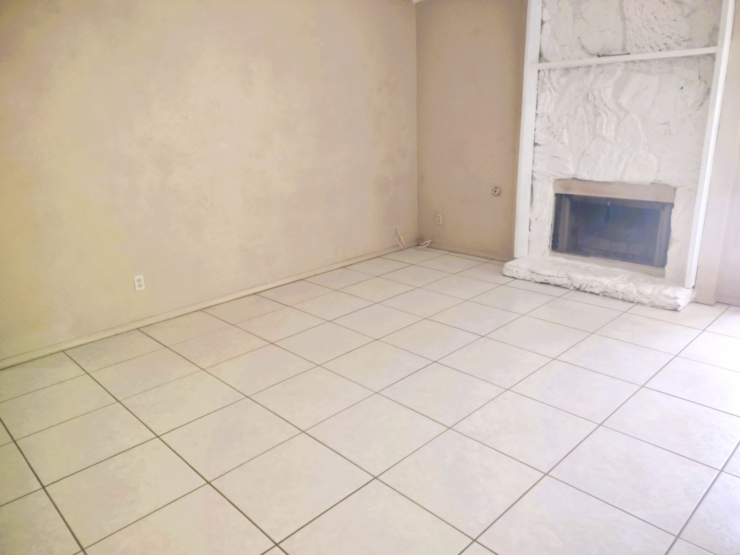 Nice Single Level Westside Home With Refrigerated Air Located In Quiet Well Established Neigthborhood – photo 3