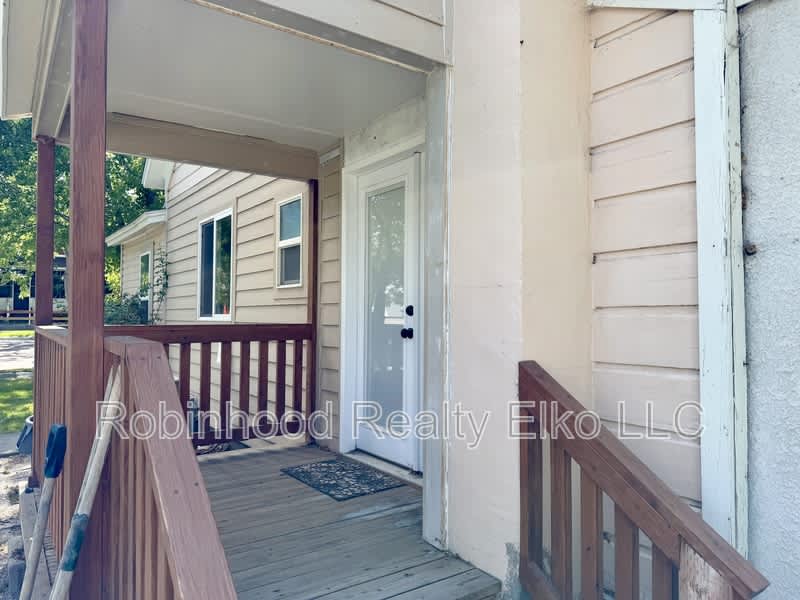 698 4th Street – photo 5