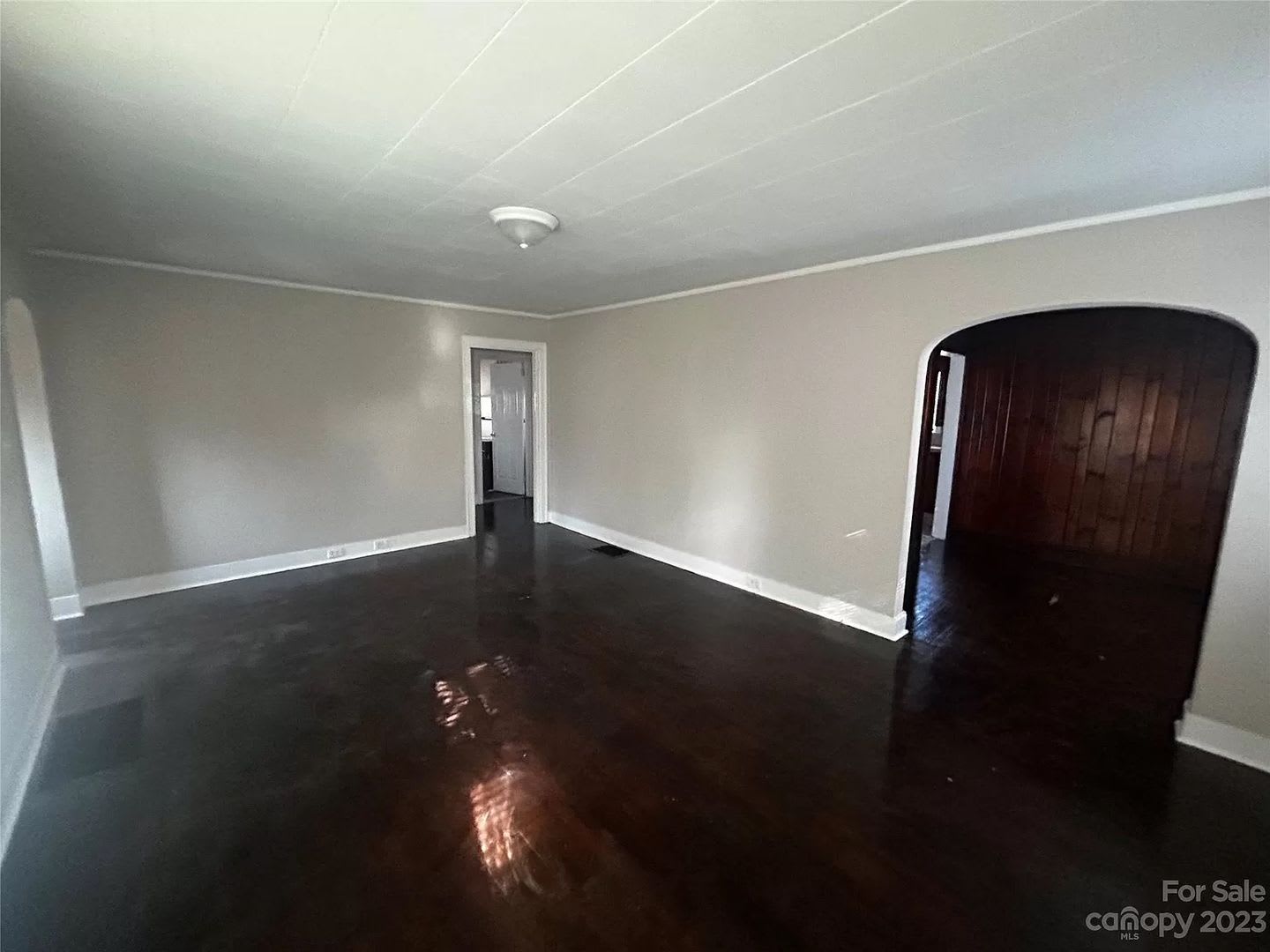 Room in 3 Bedroom Home at Crispin Ave – photo 1