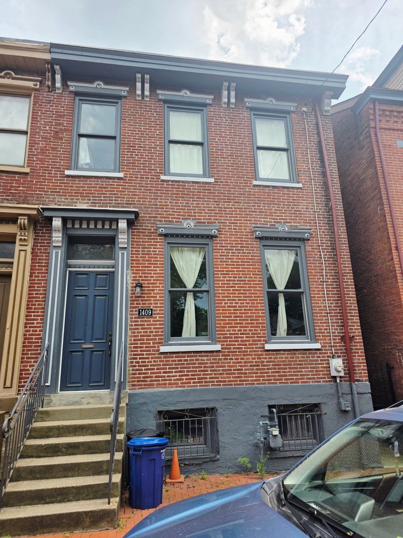 Renovated Manchester Gem With City Views Modern Upgrades 3 Beds 1 5 Baths – photo 2