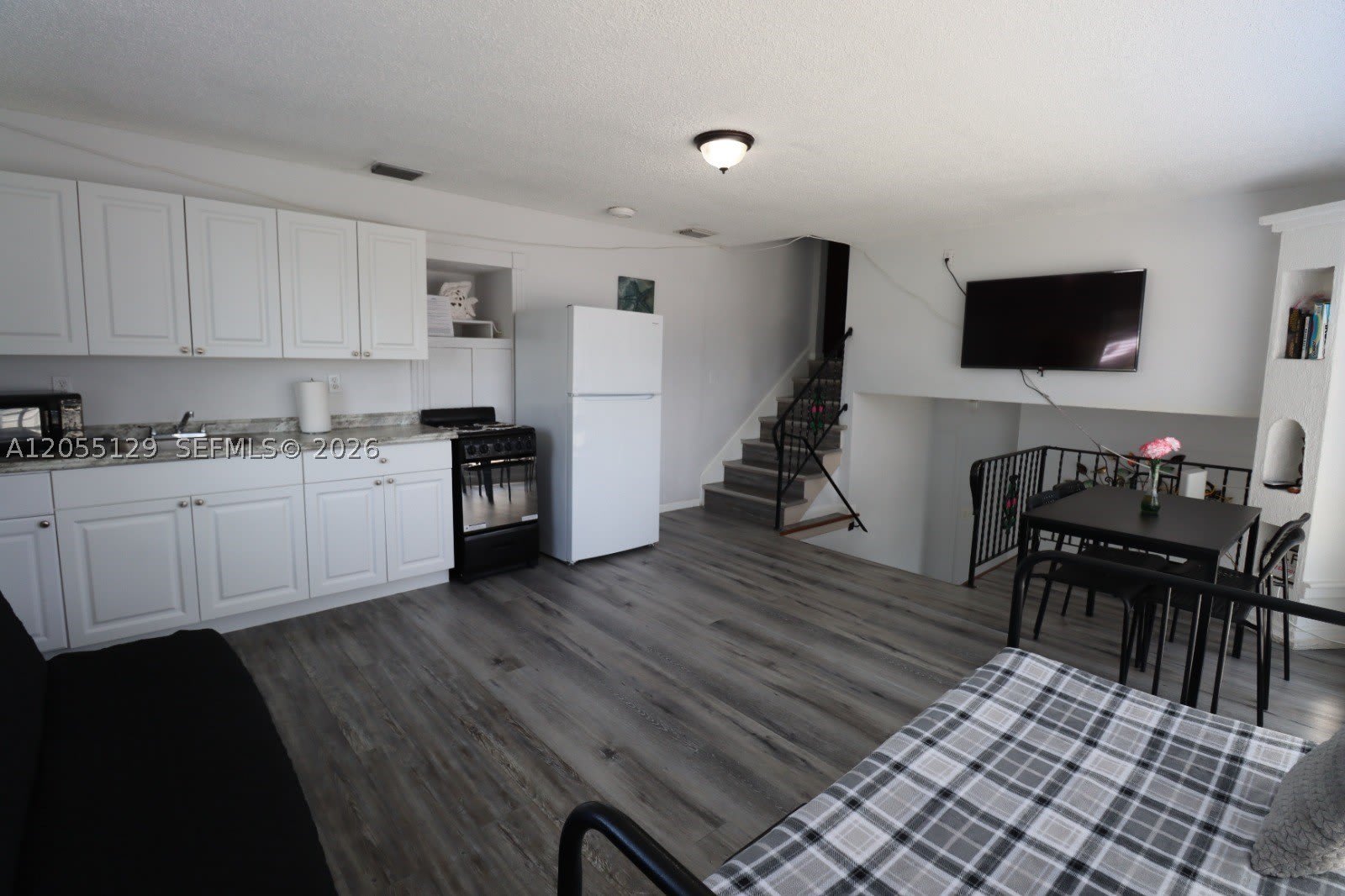 141 Mcarthur Pkwy – photo 1