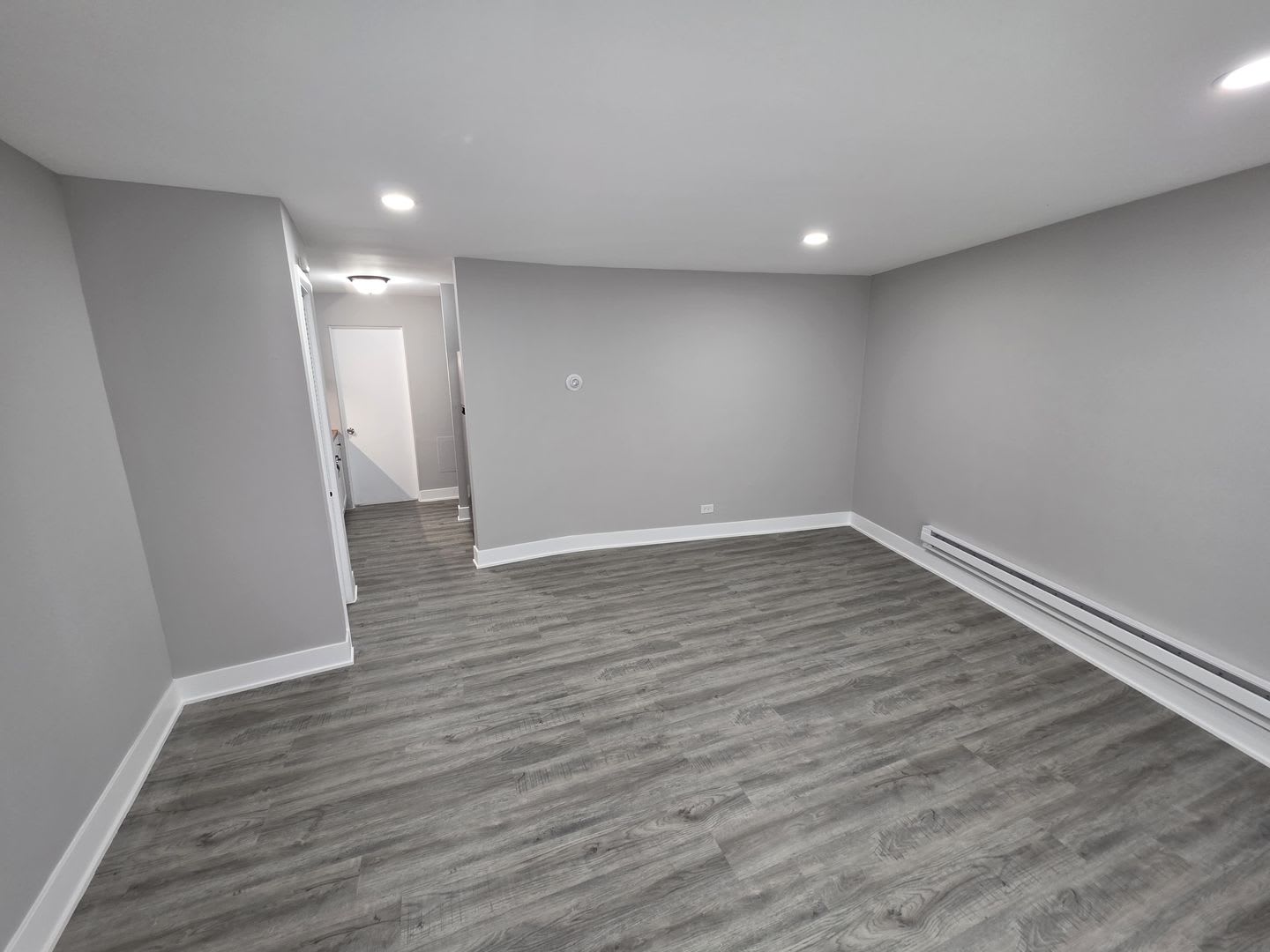 RENOVATED ONE BEDROOM APARTMENTS FOR $1,550.00 – photo 4