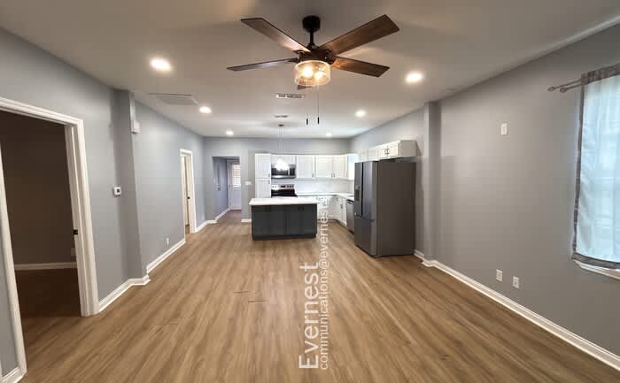 2311 Fairleigh Street – photo 3