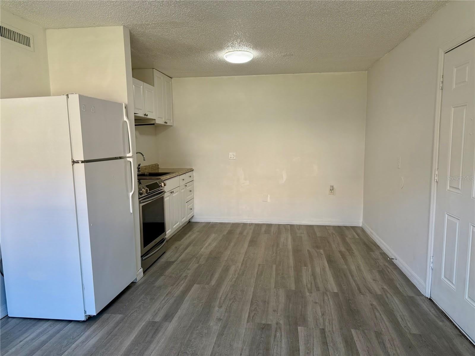 9013 WESTCHESTER Circle – photo 5