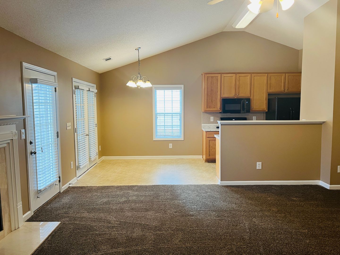 Welcome home! 3 Bedroom 2 Bath home in Summergrove Community! Must See! – photo 3