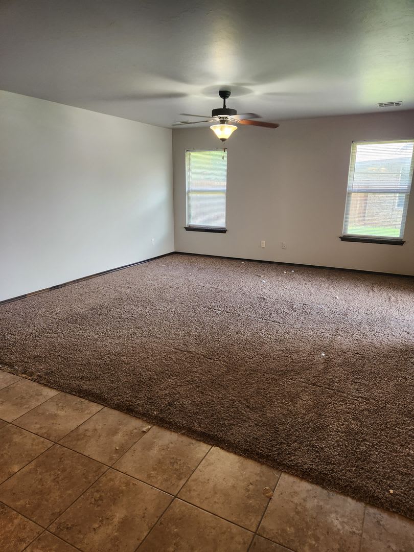 3br 2ba Duplex with 2 car garage! – photo 2