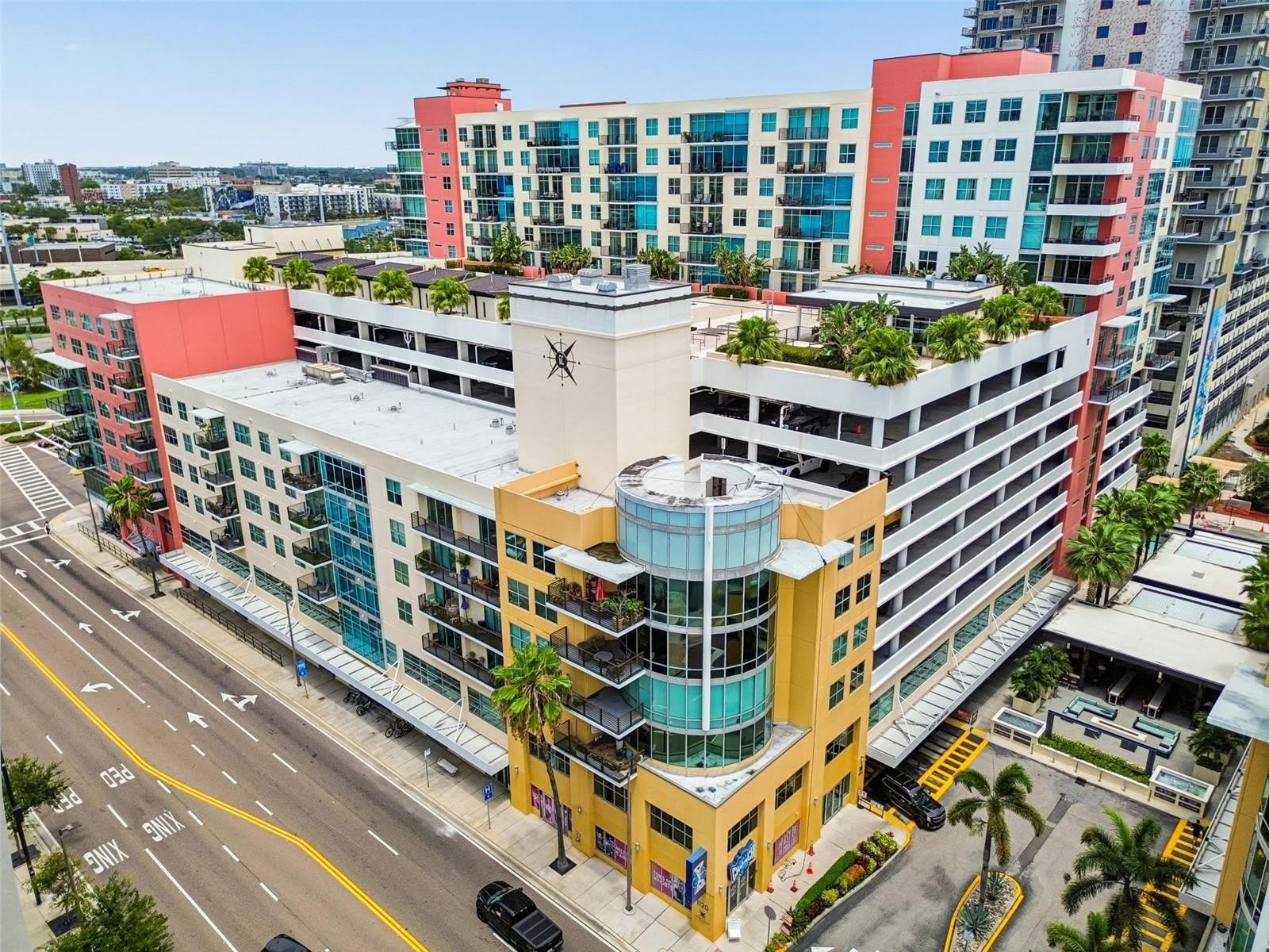 1120 E KENNEDY Boulevard W – photo 1