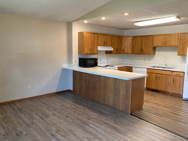 1705 University Dr – photo 3