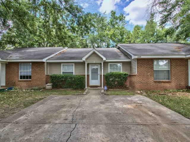 2 Bedroom Duplex For Rent Off Apalachee Parkway 1350 Per Month All Wood Floors Lawn Care Included – photo 1