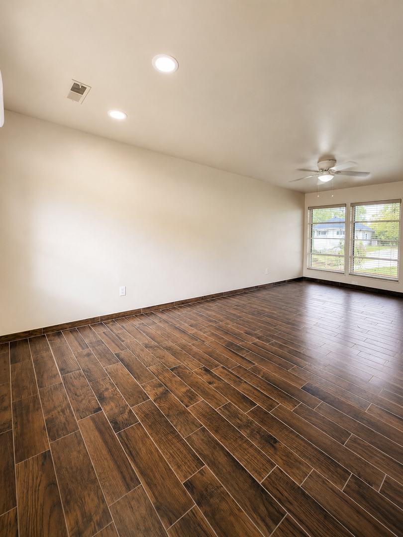 Completely Remodeled 4BR Home Steps from Alabama A&M University – photo 4